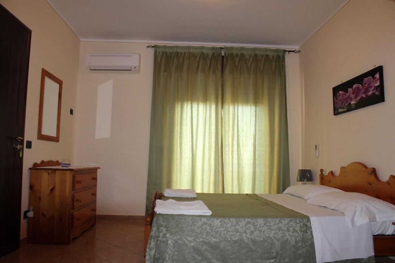Bed and Breakfast La Collina Санта-Мария-дель-Чедро Экстерьер фото